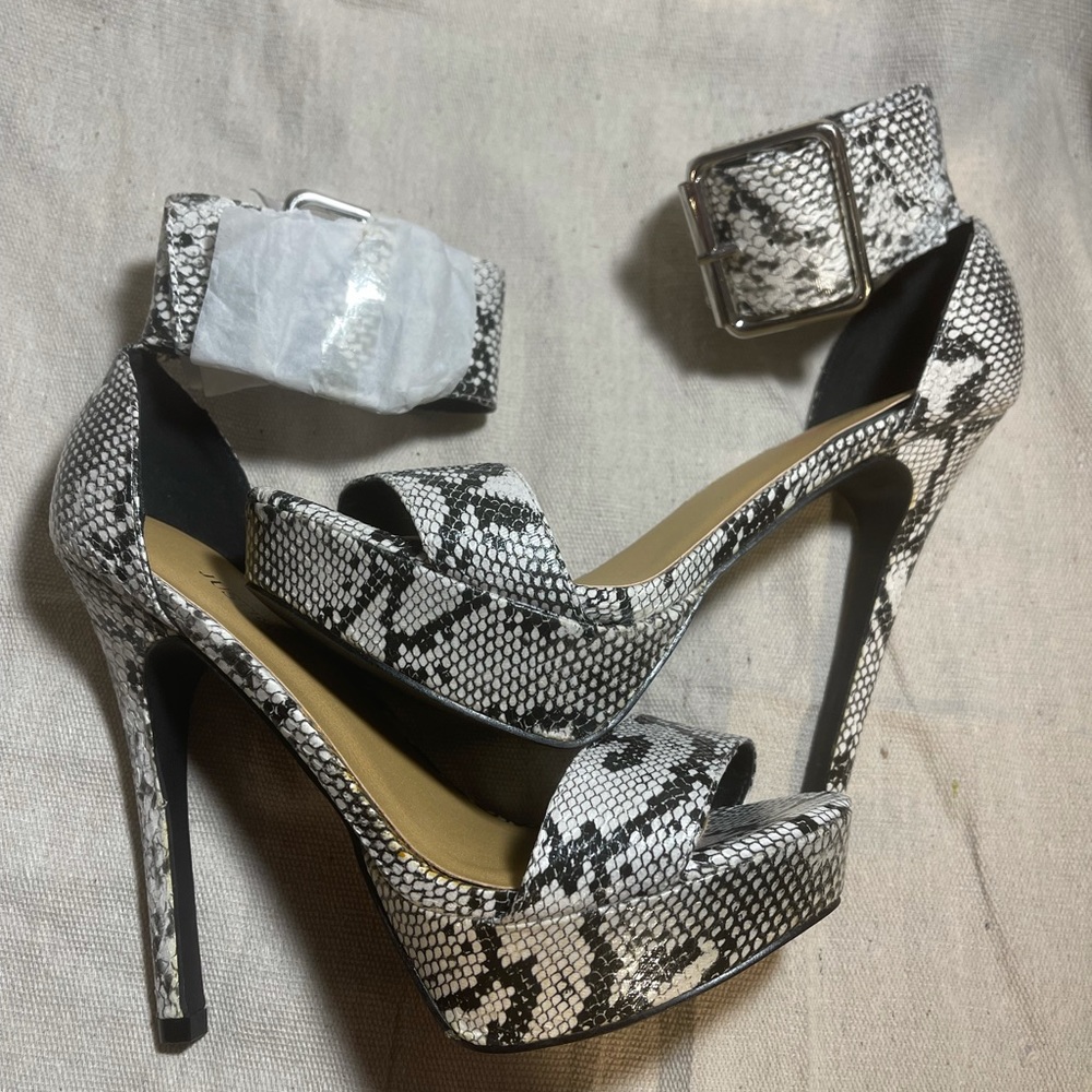 Just Fab heels size 7